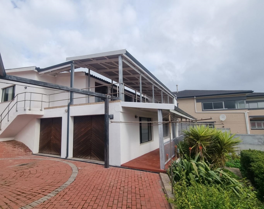 5 Bedroom Property for Sale in Yzerfontein Western Cape